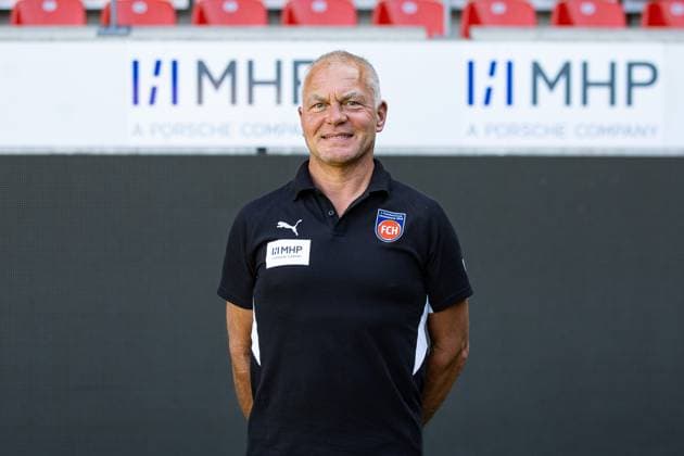 Dr. Udo Tiefenbacher (FC Heidenheim, Medizinische Abteilung) GER, FC Heidenheim 1846, Fussball, 1. Bundesliga, Portraettermin 2025 2026, 07.08.2025, DFB DFL regulations prohibit any use of photographs as image sequences GER, FC Heidenheim 1846, Fussball, 1. Bundesliga, Portraettermin 2025 2026, 07.08.2025 Heidenheim Copyright: xEibner-Pressefoto RogerxBuerkex EP_RBE