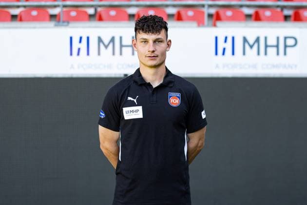 Tobias Haeussler (FC Heidenheim, Athletik-Trainer) GER, FC Heidenheim 1846, Fussball, 1. Bundesliga, Portraettermin 2025 2026, 07.08.2025, DFB DFL regulations prohibit any use of photographs as image sequences GER, FC Heidenheim 1846, Fussball, 1. Bundesliga, Portraettermin 2025 2026, 07.08.2025 Heidenheim Copyright: xEibner-Pressefoto RogerxBuerkex EP_RBE