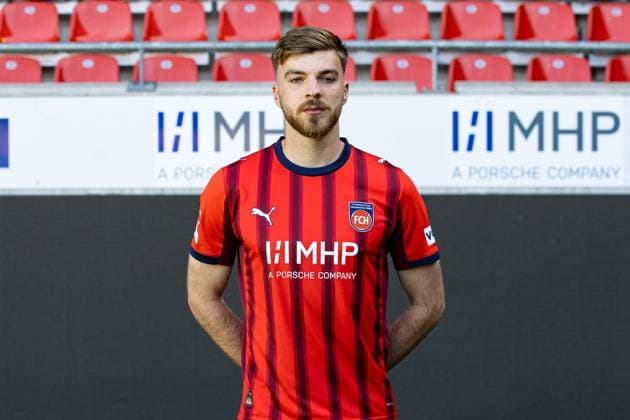 Julian Niehues (FC Heidenheim, 16) GER, FC Heidenheim 1846, Fussball, 1. Bundesliga, Portraettermin 2025 2026, 07.08.2025, DFB DFL regulations prohibit any use of photographs as image sequences . GER, FC Heidenheim 1846, Fussball, 1. Bundesliga, Portraettermin 2025 2026, 07.08.2025 Heidenheim Copyright: xEibner-Pressefoto RogerxBuerkex EP_RBE