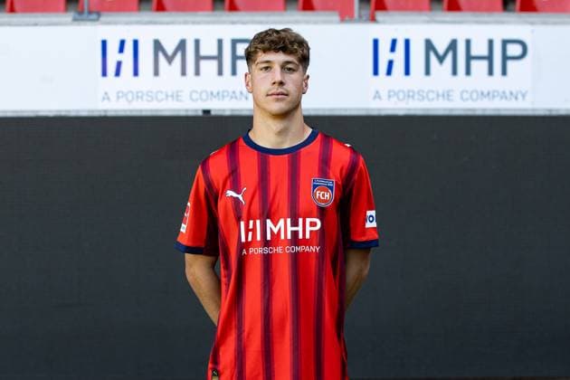 Yannik Wagner (FC Heidenheim, 38) GER, FC Heidenheim 1846, Fussball, 1. Bundesliga, Portraettermin 2025 2026, 07.08.2025, DFB DFL regulations prohibit any use of photographs as image sequences GER, FC Heidenheim 1846, Fussball, 1. Bundesliga, Portraettermin 2025 2026, 07.08.2025 Heidenheim Copyright: xEibner-Pressefoto RogerxBuerkex EP_RBE