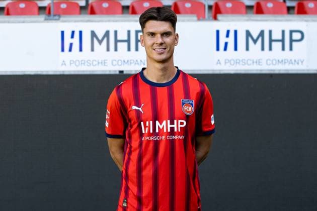 Mathias Honsack (FC Heidenheim, 17) GER, FC Heidenheim 1846, Fussball, 1. Bundesliga, Portraettermin 2025 2026, 07.08.2025, DFB DFL regulations prohibit any use of photographs as image sequences GER, FC Heidenheim 1846, Fussball, 1. Bundesliga, Portraettermin 2025 2026, 07.08.2025 Heidenheim Copyright: xEibner-Pressefoto RogerxBuerkex EP_RBE