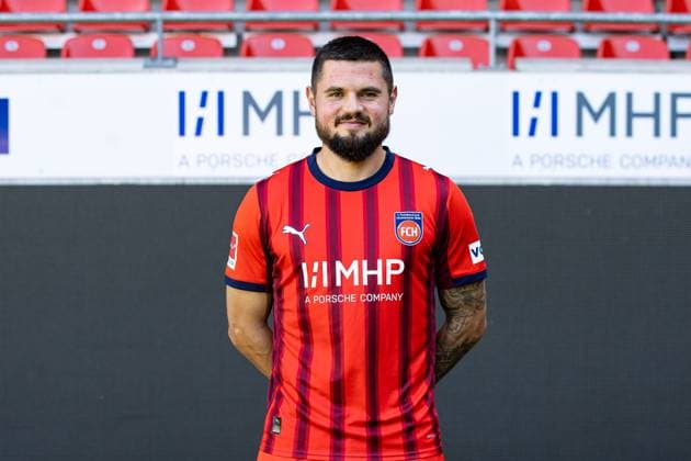 Marnon Busch (FC Heidenheim, 02) GER, FC Heidenheim 1846, Fussball, 1. Bundesliga, Portraettermin 2025 2026, 07.08.2025, DFB DFL regulations prohibit any use of photographs as image sequences GER, FC Heidenheim 1846, Fussball, 1. Bundesliga, Portraettermin 2025 2026, 07.08.2025 Heidenheim Copyright: xEibner-Pressefoto RogerxBuerkex EP_RBE