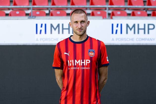 Jonas Foehrenbach (FC Heidenheim, 19) GER, FC Heidenheim 1846, Fussball, 1. Bundesliga, Portraettermin 2025 2026, 07.08.2025, DFB DFL regulations prohibit any use of photographs as image sequences GER, FC Heidenheim 1846, Fussball, 1. Bundesliga, Portraettermin 2025 2026, 07.08.2025 Heidenheim Copyright: xEibner-Pressefoto RogerxBuerkex EP_RBE