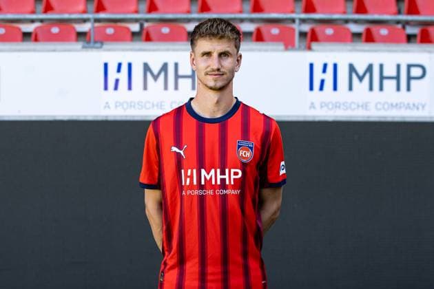 Jan Schoeppner (FC Heidenheim, 03) GER, FC Heidenheim 1846, Fussball, 1. Bundesliga, Portraettermin 2025 2026, 07.08.2025, DFB DFL regulations prohibit any use of photographs as image sequences GER, FC Heidenheim 1846, Fussball, 1. Bundesliga, Portraettermin 2025 2026, 07.08.2025 Heidenheim Copyright: xEibner-Pressefoto RogerxBuerkex EP_RBE