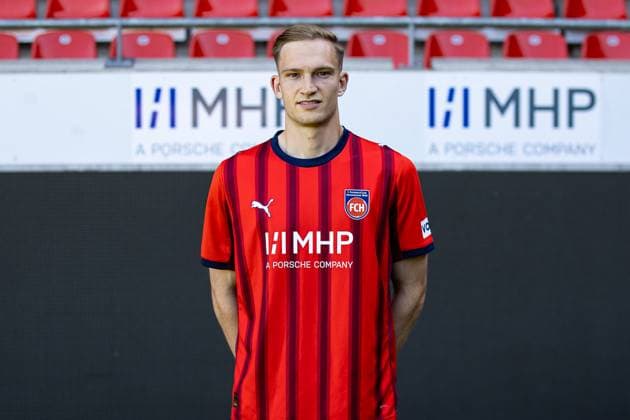 Maximilian Breunig (FC Heidenheim, 14) GER, FC Heidenheim 1846, Fussball, 1. Bundesliga, Portraettermin 2025 2026, 07.08.2025, DFB DFL regulations prohibit any use of photographs as image sequences GER, FC Heidenheim 1846, Fussball, 1. Bundesliga, Portraettermin 2025 2026, 07.08.2025 Heidenheim Copyright: xEibner-Pressefoto RogerxBuerkex EP_RBE
