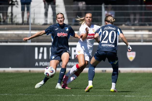v.li. Feli Delacauw (TSG Hoffenheim, 24), Janina Hechler (VfB Stuttgart, 16), Laura Gloning (TSG Hoffenheim, 20) GER, VfB Stuttgart vs. TSG 1899 Hoffenheim, Fussball, Frauen, Testspiel, Freundschaftsspiel, Spielzeit 2025 2026, 09.08.2025, GER, VfB Stuttgart vs. TSG 1899 Hoffenheim, Fussball, Frauen, Testspiel, Freundschaftsspiel, Spielzeit 2025 2026, 09.08.2025 Stuttgart Copyright: xEibner-Pressefoto WolfgangxFrankx EP_WFK