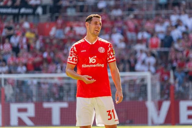 Freisteller, Portrait Dominik Kohr (1. FSV Mainz 05, 31) hadert mit einer Spielsituation, GER, 1. FSV Mainz 05 vs. Racing Strassburg, Fussball, Testspiel, Saison 2025 2026, 09.08.2025, DFL REGULATIONS PROHIBIT ANY USE OF PHOTOGRAPHS AS IMAGE SEQUENCES AND OR QUASI-VIDEO, GER, 1. FSV Mainz 05 vs. Racing Strassburg, Fussball, Testspiel, Saison 2025 2026, 09.08.2025 Mainz Copyright: xEibner-Pressefoto Jan-NiclasxGrox EP_JGG