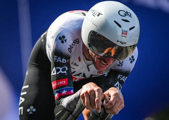 Sport Bilder des Tages Brandon McNulty Wins 2025 Tour De Pologne After Final Stage Time Trial Victory WIELICZKA, POLAND AUGUST 10: Brandon McNulty of the United States, riding for UAE Team Emirates XRG, races through the final kilometer of Stage 7, a 12.5 km individual time trial from Wieliczka to Wieliczka UCIWT , on his way to winning the overall title at the 82nd Tour de Pologne, in Wieliczka, Lesser Poland Voivodeship, Poland, on August 10, 2025. Wieliczka Poland Copyright: xArturxWidakx originalFilename:widak-brandonm250810_npb8S.jpg