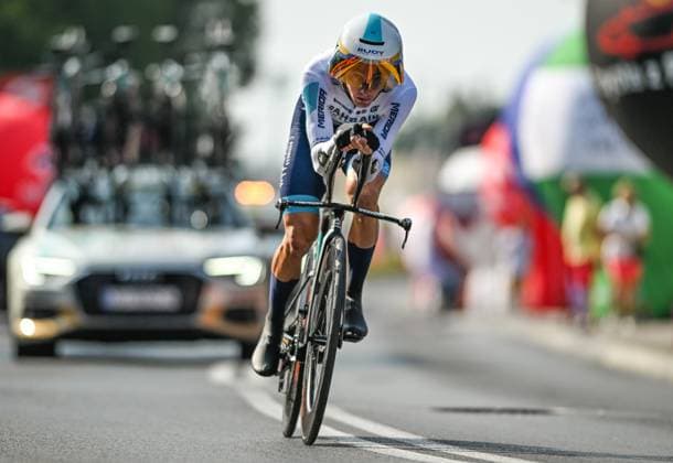 82nd Tour De Pologne 2025 - Stage 7 WIELICZKA, POLAND AUGUST 10: Pello Bilbao of Spain, riding for Bahrain - Victorious Team, races through the final kilometer of Stage 7, a 12.5 km individual time trial from Wieliczka to Wieliczka, during the 82nd Tour de Pologne, in Wieliczka, Lesser Poland Voivodeship, Poland, on August 10, 2025. Wieliczka Poland Copyright: xArturxWidakx originalFilename:widak-82ndtour250810_npJN4.jpg