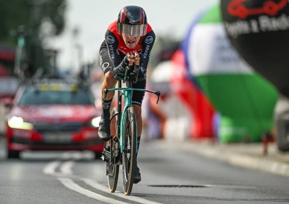 82nd Tour De Pologne 2025 - Stage 7 WIELICZKA, POLAND AUGUST 10: Embret Svestad-Bardseng of Norway, riding for Arkà a - B&B Hotels Team, races through the final kilometer of Stage 7, a 12.5 km individual time trial from Wieliczka to Wieliczka, during the 82nd Tour de Pologne, in Wieliczka, Lesser Poland Voivodeship, Poland, on August 10, 2025. Wieliczka Poland Copyright: xArturxWidakx originalFilename:widak-82ndtour250810_npbih.jpg