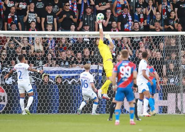Jack Butland of Rangers makes a save Viktoria Plzen v Rangers, UEFA Champions League, 3rd Qualifying Round, Second Leg, Football, Doosan Arena, Plzen, Czech Republic, UK - 12 Aug 2025Plzen Doosan Arena Czech Republic EDITORIAL USE ONLY No use with unauthorised audio, video, data, fixture lists, club league logos or live services. Online in-match use limited to 120 images, no video emulation. No use in betting, games or single club league player publications. Copyright: xMilanxKammermeyer Shutterstockx 15437971l