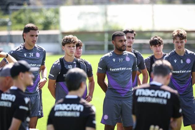 SOCCER - UEFA ECL, A.Wien vs Ostrava VIENNA,AUSTRIA,13.AUG.25 - SOCCER - UEFA Conference League, qualification, FK Austria Wien vs Banik Ostrava, preview, training A.Wien. Image shows Tin Plavotic, Matteo Schablas, Luca Pazourek, Maurice Malone, Dejan Radonjic, Sanel Saljic and Philipp Maybach (A.Wien). GEPAxpictures xArminxRauthner