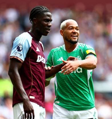 Amadou Onana of Aston Villa and Joelinton of Newcastle United. Aston Villa v Newcastle United, Premier League, Football, Villa Park, Birmingham, UK - 16 Aug 2025Birmingham Villa Park United Kingdom EDITORIAL USE ONLY No use with unauthorised audio, video, data, fixture lists, club league logos or live services. Online in-match use limited to 120 images, no video emulation. No use in betting, games or single club league player publications. Copyright: xJamesxMarsh Shutterstockx 15439535bt