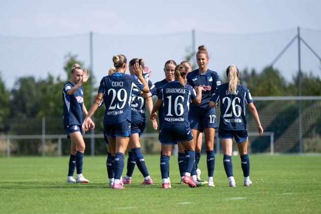 Selina Cerci (TSG Hoffenheim, 29), Dominika Grabowska (TSG Hoffenheim, 16), Janna Grimm (TSG Hoffenheim, 26), Franziska Harsch (TSG Hoffenheim, 17) und Team jubeln ueber das Tor zum 2:0, GER, TSG 1899 Hoffenheim vs FC Basel, Fussball Frauen Bundesliga Testspiel, Saison 2025 2026, 16.08.2025 GER, TSG 1899 Hoffenheim vs FC Basel, Fussball Frauen Bundesliga Testspiel, Saison 2025 2026, 16.08.2025 St. Leon Copyright: xEibner-Pressefoto Memmlerx EP_MMR