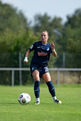 Laura Gloning (TSG Hoffenheim, 20) am Ball, GER, TSG 1899 Hoffenheim vs FC Basel, Fussball Frauen Bundesliga Testspiel, Saison 2025 2026, 16.08.2025 GER, TSG 1899 Hoffenheim vs FC Basel, Fussball Frauen Bundesliga Testspiel, Saison 2025 2026, 16.08.2025 St. Leon Copyright: xEibner-Pressefoto Memmlerx EP_MMR