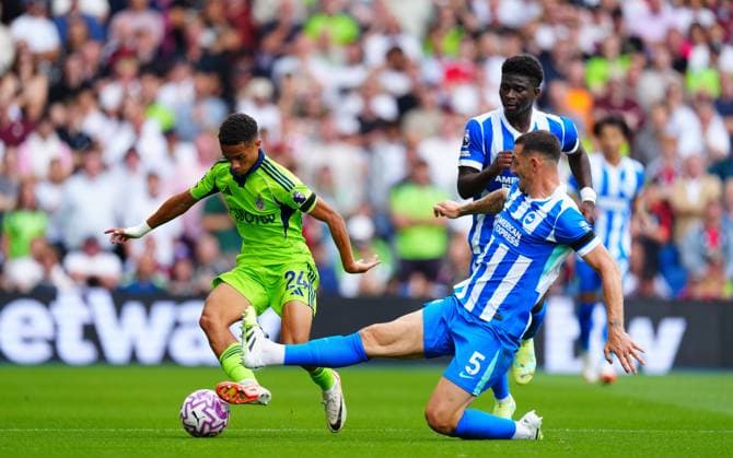 Lewis Dunk of Brighton tackles Josh King of Fulham Brighton & Hove Albion v Fulham, Premier League, Football, American Express Community Stadium, Brighton, UK - 16 Aug 2025Brighton American Express Community Stadi United Kingdom EDITORIAL USE ONLY No use with unauthorised audio, video, data, fixture lists, club league logos or live services. Online in-match use limited to 120 images, no video emulation. No use in betting, games or single club league player publications. Copyright: xJavierxGarcia Shutterstockx 15439661ao
