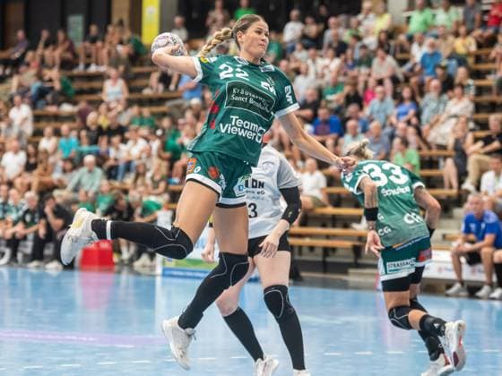 Sina Ehmann (Frisch Auf Frauen, 22) kommt frei zum Wurf, Frisch Auf Goeppingen vs. Rostocker Handball Club, Handball, Players Night, Spielzeit 2025 2026, 16.08.2025 Frisch Auf Goeppingen vs. Rostocker Handball Club, Handball, Players Night, Spielzeit 2025 2026, 16.08.2025 Wolfschlugen Copyright: xMichaelxSchmidt Eibner-Pressefotx EP_MST