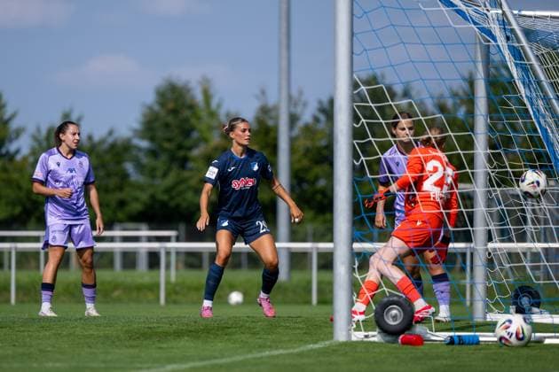 Selina Cerci (TSG Hoffenheim, 29) trifft das Tor zum 3:0 gegen Irina Fuchs (FC Basel, 25), GER, TSG 1899 Hoffenheim vs FC Basel, Fussball Frauen Bundesliga Testspiel, Saison 2025 2026, 16.08.2025 GER, TSG 1899 Hoffenheim vs FC Basel, Fussball Frauen Bundesliga Testspiel, Saison 2025 2026, 16.08.2025 St. Leon Copyright: xEibner-Pressefoto Memmlerx EP_MMR