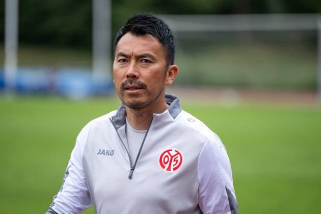 Takashi Yamashita (FSV Mainz 05, Trainer), GER, VfB Stuttgart vs 1. FSV Mainz 05, Fussball Frauen DFB Pokal, Playoff, Saison 2025 2026, 17.08.2025 GER, VfB Stuttgart vs 1. FSV Mainz 05, Fussball Frauen DFB Pokal, Playoff, Saison 2025 2026, 17.08.2025 Bad Cannstatt Copyright: xEibner-Pressefoto Memmlerx EP_MMR