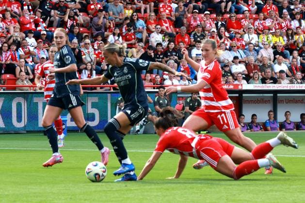 DEU, 2.BL, Frauen, 1.FC Union vs. Real Madrid, 17.08.2025, Stadion Alte Foersterei, Berlin, DEU, 2.BL, Frauen, 1.FC Union vs. Real Madrid, im Bild:Korina Janez (1.FC Union Berlin 8), Dina Orschmann (1.FC Union Berlin 11), Andersson(Real Madrid 22), Shei Garcia (Real Madrid 15) DFL - regulations prohibit any use of Photographs as image sequences and or quasi-video