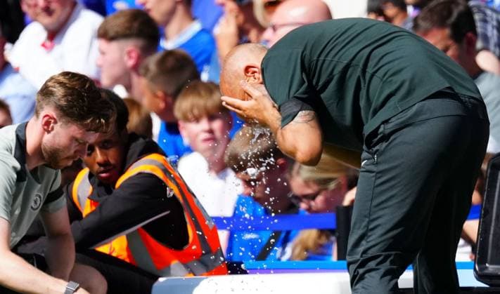 Chelsea manager Enzo Maresca washes his face Chelsea v Crystal Palace, Premier League, Football, Stamford Bridge, London, UK - 17 Aug 2025London Stamford Bridge United Kingdom EDITORIAL USE ONLY No use with unauthorised audio, video, data, fixture lists, club league logos or live services. Online in-match use limited to 120 images, no video emulation. No use in betting, games or single club league player publications. Copyright: xJavierxGarcia Shutterstockx 15439698ar