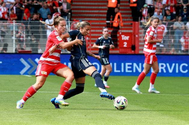 DEU, 2.BL, Frauen, 1.FC Union vs. Real Madrid, 17.08.2025, Stadion Alte Foersterei, Berlin, DEU, 2.BL, Frauen, 1.FC Union vs. Real Madrid, im Bild: Lisa Heiseler (1.FC Union Berlin 7), Shei Garcia (Real Madrid 15) DFL - regulations prohibit any use of Photographs as image sequences and or quasi-video