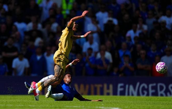 Estevao of Chelsea fouls Daniel Munoz of Crystal Palace Chelsea v Crystal Palace, Premier League, Football, Stamford Bridge, London, UK - 17 Aug 2025London Stamford Bridge United Kingdom EDITORIAL USE ONLY No use with unauthorised audio, video, data, fixture lists, club league logos or live services. Online in-match use limited to 120 images, no video emulation. No use in betting, games or single club league player publications. Copyright: xJavierxGarcia Shutterstockx 15439698at