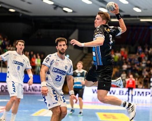 Oskar Joelsson (ThSV Eisenach, 3), Tim, Sutton (RM, TBV Lemgo Lippe, 23), Frederik, Simak (RL, TBV Lemgo Lippe, 8) GER, Thueringen, ThSV Eisenach gegen TBV Lemgo Lippe, Wartburg Cup Eisenach 2025, Handball, Saison 2025 2026, Sonntag, 17.08.2025 GER, Thueringen, ThSV Eisenach gegen TBV Lemgo Lippe, Wartburg Cup Eisenach 2025, Handball, Saison 2025 2026, Sonntag, 17.08.2025 Eisenach Copyright: xEibner-Pressefoto MartinxHerbstx EP_MHT