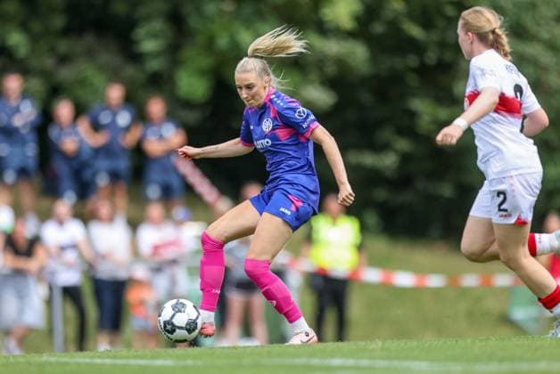 DEU, Stuttgart VfB Stuttgart vs Mainz 05, DFB Pokal Frauen, DFB, Bezirkssportanlage NeckarPark PSV-Stadion, Saison 25 26, Play-offs im Bild: Mainz 05 gewinnt nach Toren von Chiara Bouziane (FSV Mainz 05 10) und Maja Pageler (FSV Mainz 05 37) 2:0 gegen Stuttgart, Jubel über den Einzug in die DFB Pokal Hauptrunde, Chiara Bouziane (FSV Mainz 05 10) DFB DFL REGULATIONS PROHIBIT ANY USE OF PHOTOGRAPHS AS IMAGE SEQUENCES AND OR QUASI-VIDEO, 17.08.2025, Copyright: HMBxMedia HendrikxHamelau