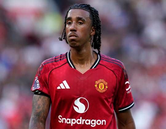 Manchester, England, 17th August 2025. Leny Yoro of Manchester United, ManU during the Manchester United vs Arsenal Premier League match at Old Trafford, Manchester. Picture credit should read: Andrew Yates Sportimage EDITORIAL USE ONLY. No use with unauthorised audio, video, data, fixture lists, club league logos or live services. Online in-match use limited to 120 images, no video emulation. No use in betting, games or single club league player publications. SPI_035_AY_MAN_UTD_ARSENAL SPI-4072-0114