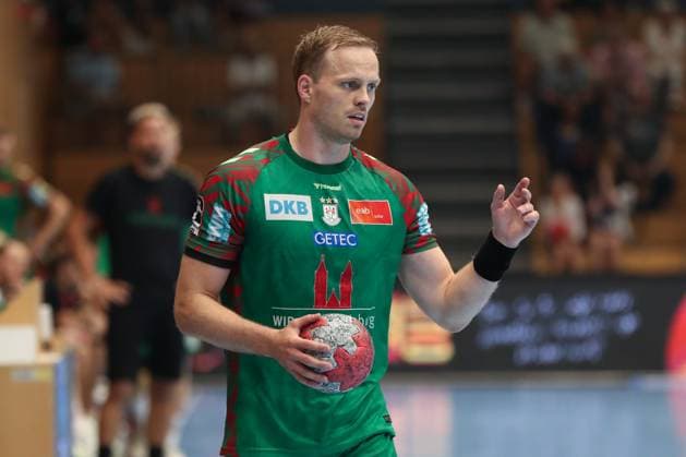 17.08.2025, xgox, Handball - Wartburg Cup SC Magdeburg - Skanderborg Handbold emspor, v.l. Omar Ingi Magnusson (Magdeburg, 14) am Ball, plays the ball Eisenach