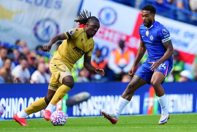 Eberechi Eze of Crystal Palace and Reece James of Chelsea Chelsea v Crystal Palace, Premier League, Football, Stamford Bridge, London, UK - 17 Aug 2025London Stamford Bridge United Kingdom EDITORIAL USE ONLY No use with unauthorised audio, video, data, fixture lists, club league logos or live services. Online in-match use limited to 120 images, no video emulation. No use in betting, games or single club league player publications. Copyright: xJavierxGarcia Shutterstockx 15439698eh
