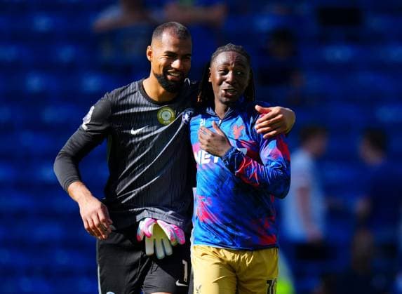 Eberechi Eze of Crystal Palace hugs Chelsea goalkeeper Robert Sanchez Chelsea v Crystal Palace, Premier League, Football, Stamford Bridge, London, UK - 17 Aug 2025London Stamford Bridge United Kingdom EDITORIAL USE ONLY No use with unauthorised audio, video, data, fixture lists, club league logos or live services. Online in-match use limited to 120 images, no video emulation. No use in betting, games or single club league player publications. Copyright: xJavierxGarcia Shutterstockx 15439698fa