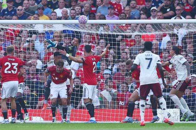Manchester United, ManU goalkeeper Altay Bayindir fails to deal with a cross before Riccardo Calafiori of Arsenal scores the opening goal Manchester United v Arsenal, Premier League, Football, Old Trafford, Manchester, UK - 17 Aug 2025Manchester Old Trafford United Kingdom EDITORIAL USE ONLY No use with unauthorised audio, video, data, fixture lists, club league logos or live services. Online in-match use limited to 120 images, no video emulation. No use in betting, games or single club league player publications. Copyright: xMattxWest Shutterstockx 15439710dt