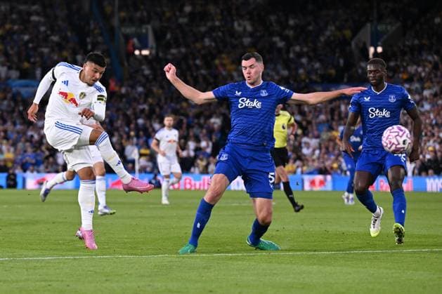 Joël Piroe of Leeds United shoots at goal Leeds United v Everton, Premier League, Football, Elland Road, Leeds, UK - 18 Aug 2025Leeds Elland Road United Kingdom EDITORIAL USE ONLY No use with unauthorised audio, video, data, fixture lists, club league logos or live services. Online in-match use limited to 120 images, no video emulation. No use in betting, games or single club league player publications. Copyright: xAnnaxGowthorpe Shutterstockx 15446420y