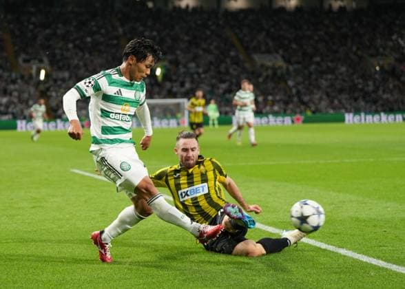 Reo Hatate of Celtic cross cut out, Freisteller by Ofri Arad of Kairat Almaty Celtic v Kairat Almaty, UEFA Champions League, Play-Off Round, First Leg, Football, Celtic Park, Glasgow, Scotland, UK - 20 Aug 2025Glasgow Celtic Park Scotland United Kingdom EDITORIAL USE ONLY No use with unauthorised audio, video, data, fixture lists, club league logos or live services. Online in-match use limited to 120 images, no video emulation. No use in betting, games or single club league player publications. Copyright: xStuartxWallace Shutterstockx 15446684bh
