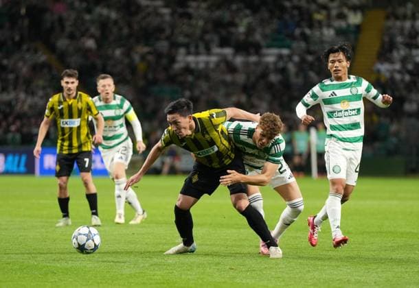 Yerkin Tapalov of Kairat Almaty holds off Arne Engels of Celtic Celtic v Kairat Almaty, UEFA Champions League, Play-Off Round, First Leg, Football, Celtic Park, Glasgow, Scotland, UK - 20 Aug 2025Glasgow Celtic Park Scotland United Kingdom EDITORIAL USE ONLY No use with unauthorised audio, video, data, fixture lists, club league logos or live services. Online in-match use limited to 120 images, no video emulation. No use in betting, games or single club league player publications. Copyright: xStuartxWallace Shutterstockx 15446684bj