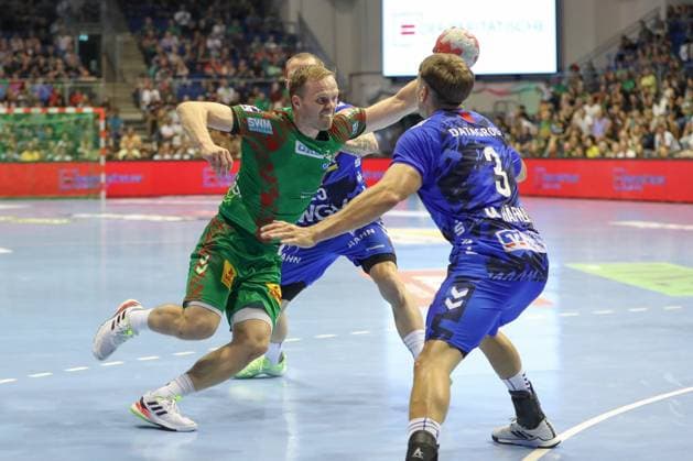 20.08.2025, xgox, Handball - Hummel Cup SC Magdeburg - TVB Stuttgart emspor, v.l. Patrick Zieker (Stuttgart, 25), Omar Ingi Magnusson (Magdeburg, 14), Max Haefner (Häfner, Stuttgart, 3) Zweikampf, Duell, Kampf, tackle Magdeburg