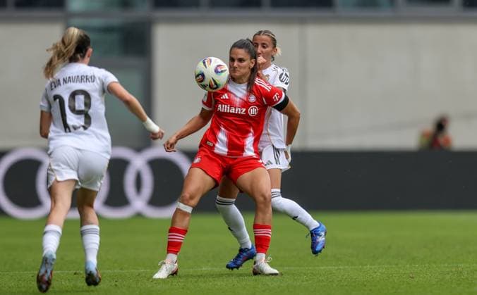 DEU, München, FC Bayern München vs Real Madrid, Testspiel, DFB, FC Bayern Campus, Saison 25 26, im Bild v.l.n.r: Jovana Damnjanović (Bayern München 9), Sheila Garcia (Real Madrid 15) DFB DFL REGULATIONS PROHIBIT ANY USE OF PHOTOGRAPHS AS IMAGE SEQUENCES AND OR QUASI-VIDEO, 21.08.2025, Copyright: HMBxMedia HendrikxHamelau
