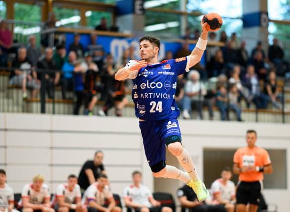 Elias Fuegel (HBW Balingen Weilstetten, 24) frei vor dem gegnerischen Tor, HBW Balingen vs. Pfadi Winterthur, Handball, Testspiel, Saison 2025 2026, 21.08.2025 Eibner-Pressefoto Andreas Ulmer HBW Balingen vs. Pfadi Winterthur, Handball, Testspiel, Saison 2025 2026, 21.08.2025 Balingen Copyright: xEibner-Pressefoto AndreasxUlmerx EP_AUR