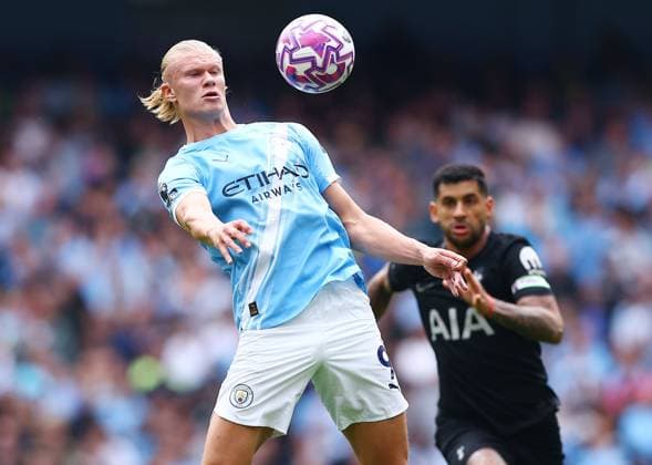 Erling Haaland of Manchester City Manchester City v Tottenham Hotspur, Premier League, Football, Etihad Stadium, Manchester, UK - 23 Aug 2025Manchester Etihad Stadium United Kingdom EDITORIAL USE ONLY No use with unauthorised audio, video, data, fixture lists, club league logos or live services. Online in-match use limited to 120 images, no video emulation. No use in betting, games or single club league player publications. Copyright: xMattxWest Shutterstockx 15449559be