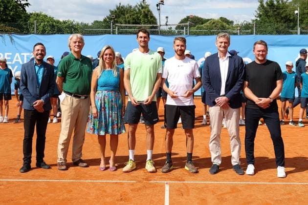 im Bild, Alexander Ritschard (SUI), Cedrik-Marcel Stebe (GER), Turnierdirektor Hans Russwurm, Turniermanager Yannick Paul, Cedrik-Marcel Stebe (GER) vs. Alexander Ritschard (SUI), ATP, Tennis Herren Challenger Schwaben Open, Herren, Finale, Einzel, Tennis, 23.08.2025 Augsburg Bayern Deutschland