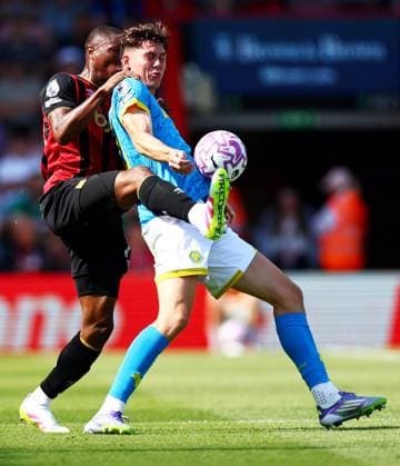 Bafode Diakite of AFC Bournemouth and Jorgen Strand Larsen of Wolverhampton Wanderers. AFC Bournemouth v Wolverhampton Wanderers, Premier League, Football, Vitality Stadium, Bournemouth, UK - 23 Aug 2025Bournemouth Vitality Stadium United Kingdom EDITORIAL USE ONLY No use with unauthorised audio, video, data, fixture lists, club league logos or live services. Online in-match use limited to 120 images, no video emulation. No use in betting, games or single club league player publications. Copyright: xJamesxMarsh Shutterstockx 15449566aj