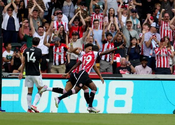 Dango Ouattara of Brentford celebrates scoring Brentford s first goal Brentford v Aston Villa, Premier League, Football, Gtech Community Stadium, London, UK - 23 Aug 2025London Gtech Community Stadium United Kingdom EDITORIAL USE ONLY No use with unauthorised audio, video, data, fixture lists, club league logos or live services. Online in-match use limited to 120 images, no video emulation. No use in betting, games or single club league player publications. Copyright: xAndrewxParsons Shutterstockx 15449567c