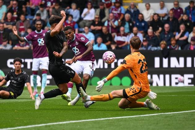 Burnley, England, 23rd August 2025. Lyle Foster of Burnley scores but is ruled out for a fouls, no goal during the Burnley vs Sunderland Premier League match at Turf Moor, Burnley. Picture credit should read: Craig Thomas Sportimage EDITORIAL USE ONLY. No use with unauthorised audio, video, data, fixture lists, club league logos or live services. Online in-match use limited to 120 images, no video emulation. No use in betting, games or single club league player publications. SPI_033_CT_Burnley_v_Sunderland SPI-4083-0033