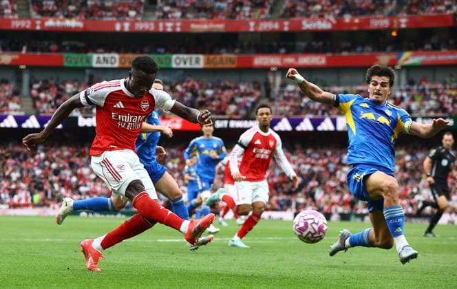 Bukayo Saka of Arsenal scores their sides second goal Arsenal v Leeds United, Premier League, Football, Emirates Stadium, London, UK - 23 Aug 2025London Emirates Stadium United Kingdom EDITORIAL USE ONLY No use with unauthorised audio, video, data, fixture lists, club league logos or live services. Online in-match use limited to 120 images, no video emulation. No use in betting, games or single club league player publications. Copyright: xMichaelxZemanek Shutterstockx 15451837s