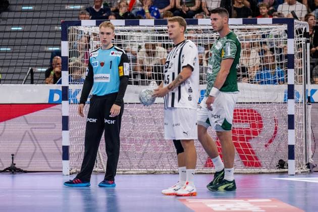 Lasse Ludwig (Torwart, Fuechse Berlin, 1) wurde im spaeteren Siebenmeterschiessen zum Matchwinner GER, Fuechse Berlin vs. THW Kiel, Handball, HBL Supercup 2025, Finale, 23.08.2025. GER, Fuechse Berlin vs. THW Kiel, Handball, HBL Supercup 2025, Finale, 23.08.2025. Muenchen Copyright: xEibner-Pressefoto HeikexFeinerx EP_HFR