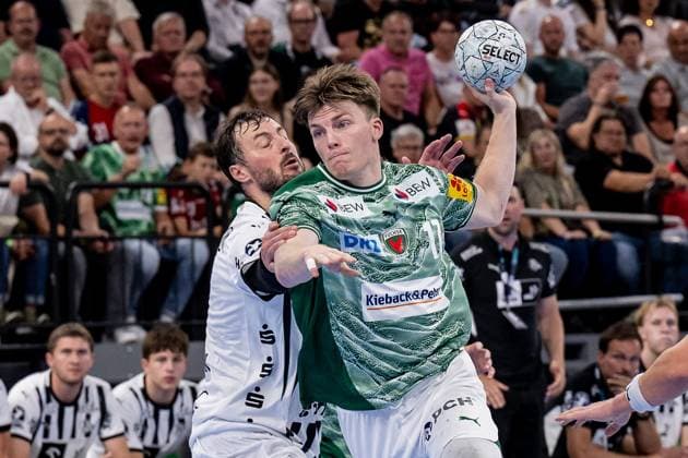 Domagoj Duvnjak (THW Kiel, 4) gegen Nils Lichtlein (Fuechse Berlin, 17) GER, Fuechse Berlin vs. THW Kiel, Handball, HBL Supercup 2025, Finale, 23.08.2025. GER, Fuechse Berlin vs. THW Kiel, Handball, HBL Supercup 2025, Finale, 23.08.2025. Muenchen Copyright: xEibner-Pressefoto HeikexFeinerx EP_HFR