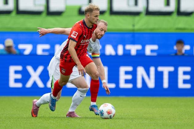 Leonardo Scienza (FC Heidenheim, 08), Maximilian Arnold (VFL Wolfsburg, 27), GER, 1. FC Heidenheim vs. VFL Wolfsburg, Fussball, Bundesliga, 1. Spieltag, Spielzeit 2025 2026, 23.08.2025, DFL DFB REGULATIONS PROHIBIT ANY USE OF PHOTOGRAPHS AS IMAGE SEQUENCES AND OR QUASI-VIDEO, GER, 1. FC Heidenheim vs. VFL Wolfsburg, Fussball, Bundesliga, 1. Spieltag, Spielzeit 2025 2026, 23.08.2025 Heidenheim Copyright: xEibner-Pressefotox EP_EER