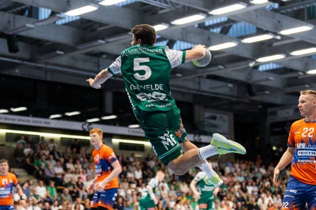 Rutger TEN VELDE (FRISCH AUF! Goeppingen, 05) erzielt ein Tor, Aktion, Torwurf FRISCH AUF! Goeppingen (FAG) vs. SKK Talent Pilsen, Handball, Maenner, Players Night, Testspiel, Saisoneroeffnung, Spielzeit 2025 2026, 23.08.2025 FRISCH AUF! Goeppingen (FAG) vs. SKK Talent Pilsen, Handball, Maenner, Players Night, Testspiel, Saisoneroeffnung, Spielzeit 2025 2026, 23.08.2025 Goeppingen Copyright: xEibnerxPressefoto OliverxSchmidtx EP_OST